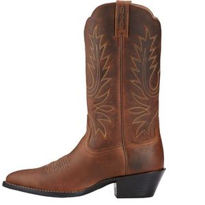 Ariat round toe boots